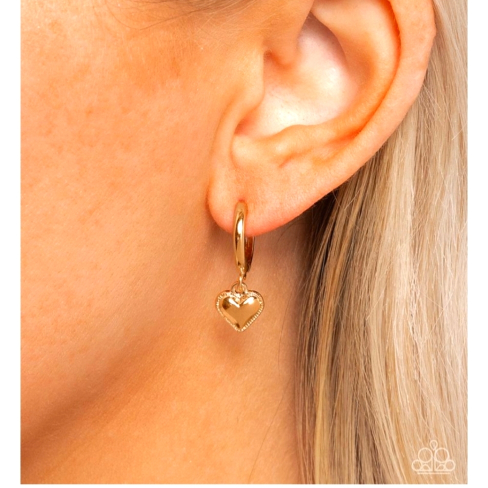 NIB Gold Tone Heart Earrings